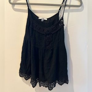 Women’s black tank top!